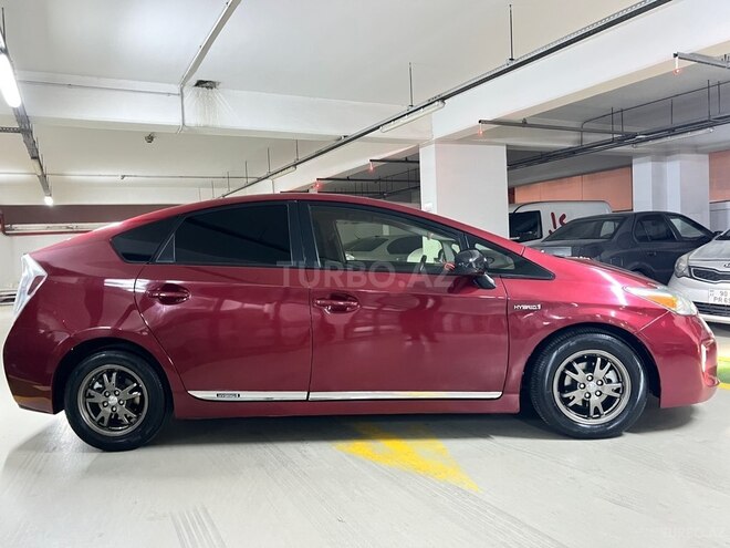 Toyota Prius-4