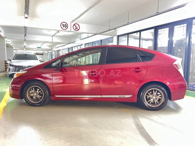 Toyota Prius-5