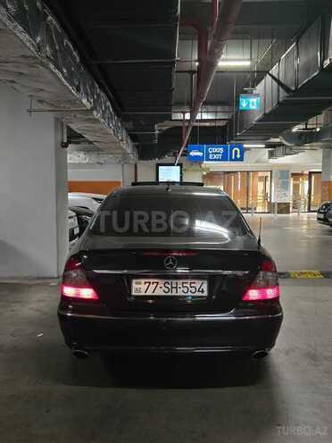 Mercedes E 220-11
