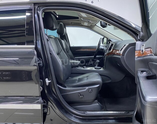 Jeep Grand Cherokee-17
