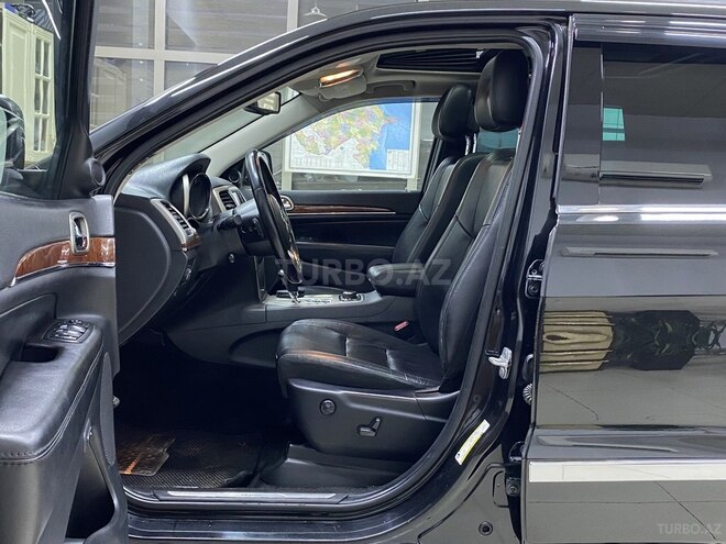 Jeep Grand Cherokee-16