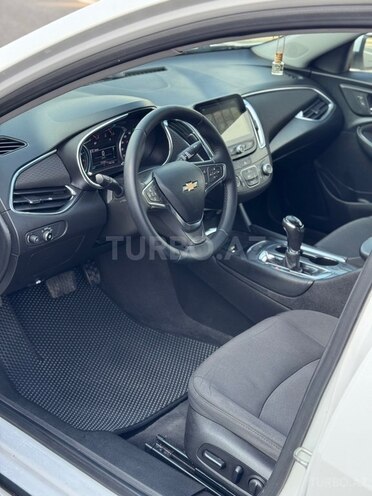 Chevrolet Malibu-13