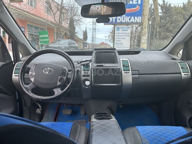 Toyota Prius-3