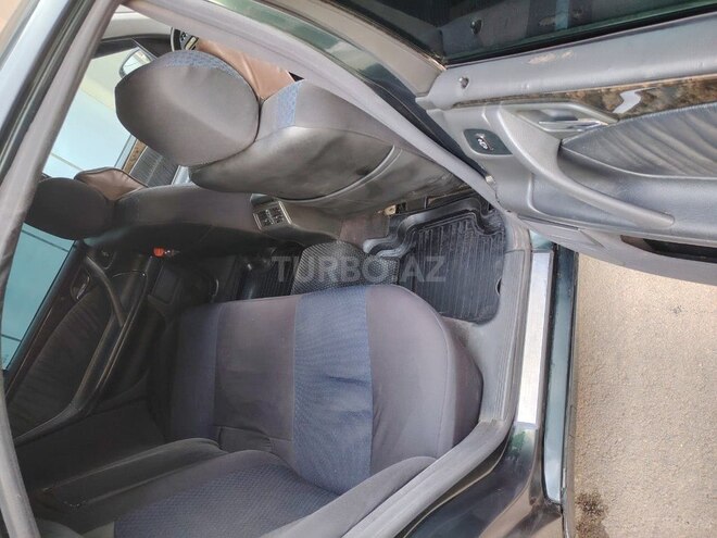 Mercedes E 220 2000, 256,000 km - 2.2 l - Bakı