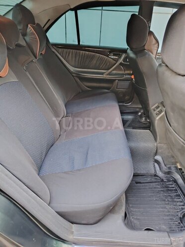 Mercedes E 220 2000, 256,000 km - 2.2 l - Bakı