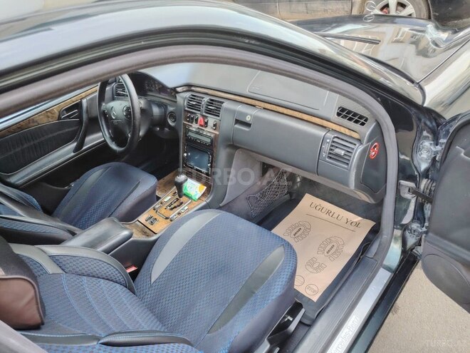 Mercedes E 220 2000, 256,000 km - 2.2 l - Bakı