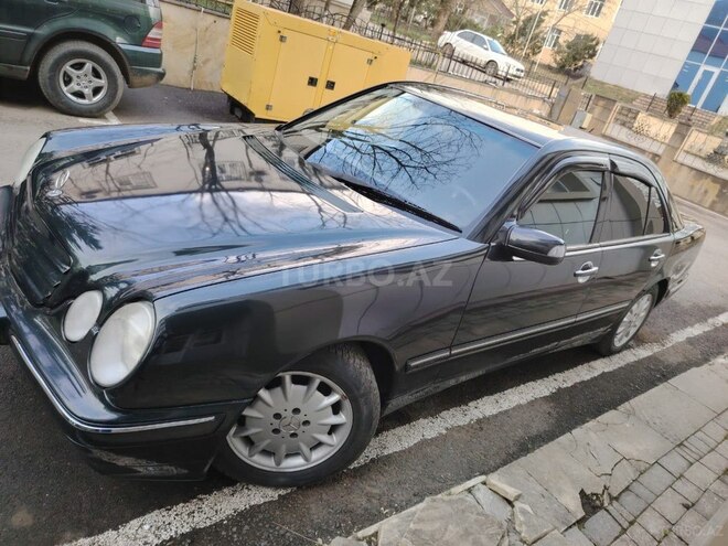 Mercedes E 220 2000, 256,000 km - 2.2 l - Bakı