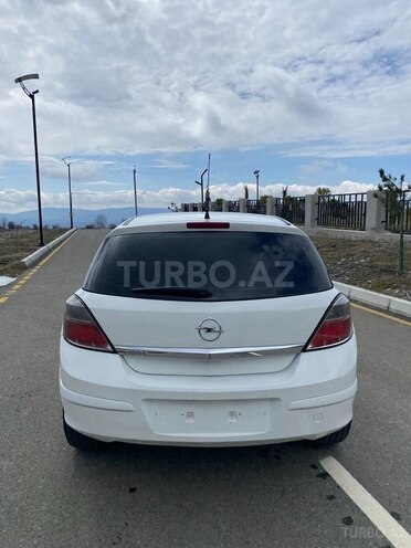 Opel Astra 2009, 301,000 km - 1.4 l - Şəki