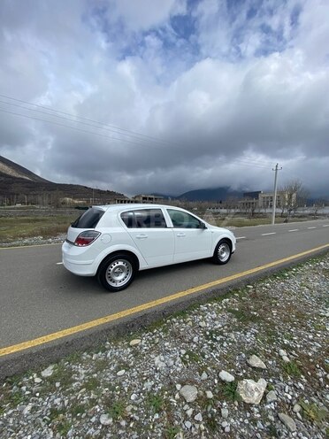 Opel Astra 2009, 301,000 km - 1.4 l - Şəki