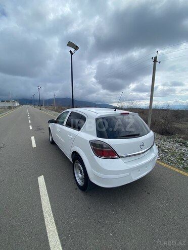 Opel Astra 2009, 301,000 km - 1.4 l - Şəki