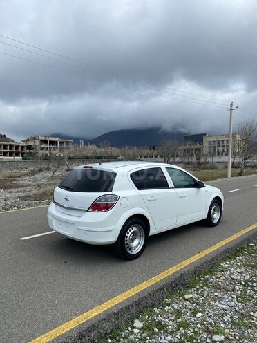 Opel Astra 2009, 301,000 km - 1.4 l - Şəki