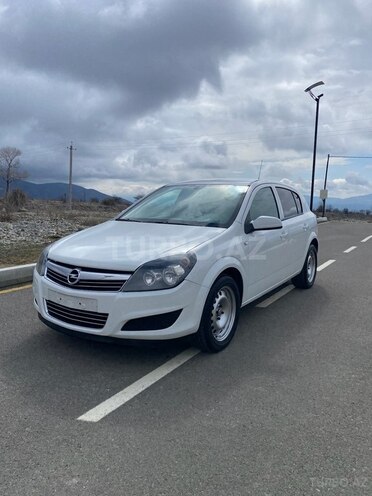 Opel Astra 2009, 301,000 km - 1.4 l - Şəki
