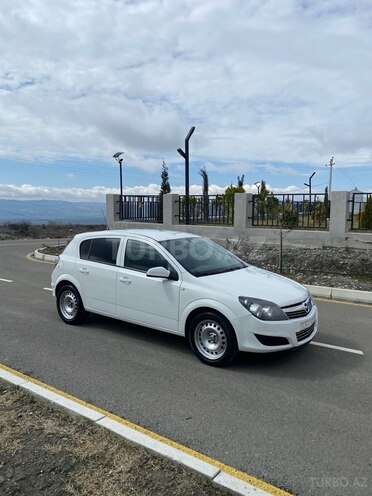 Opel Astra 2009, 301,000 km - 1.4 l - Şəki