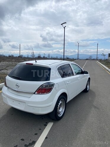 Opel Astra 2009, 301,000 km - 1.4 l - Şəki