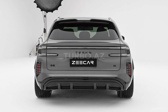 ZEEKR 8X-4