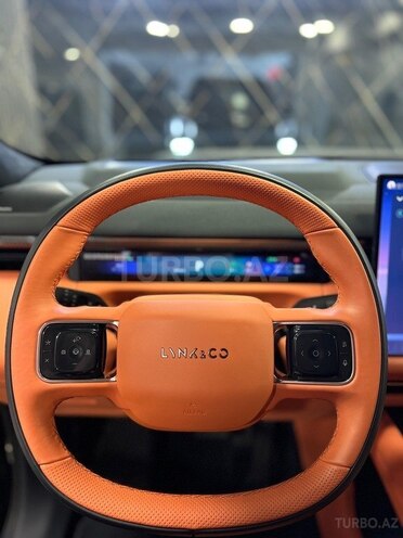 Lynk & Co 900-6