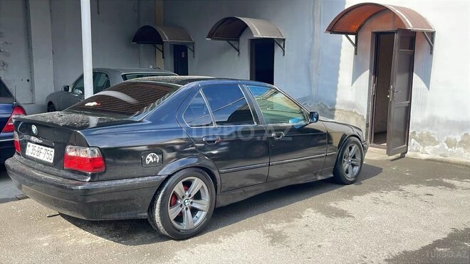 BMW 318-3