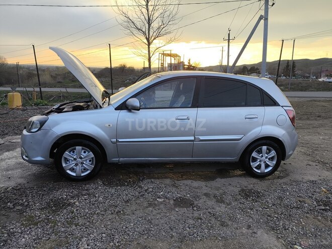 Kia Rio 2009, 253,000 km - 1.5 л - Füzuli