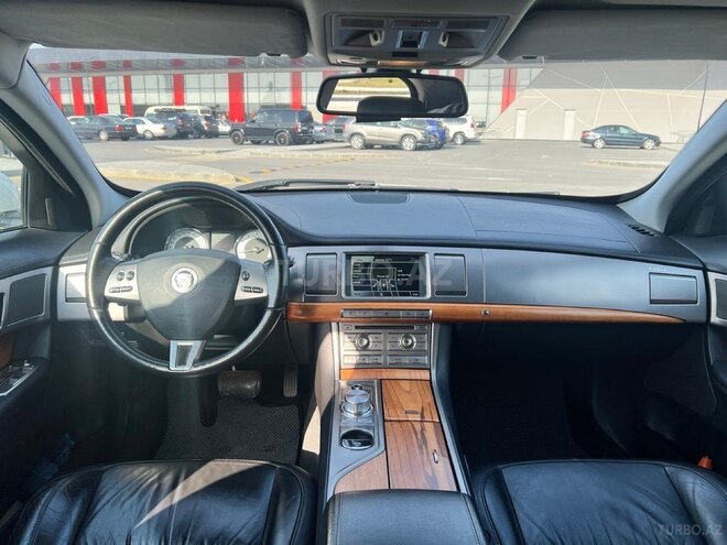 Jaguar XF-7