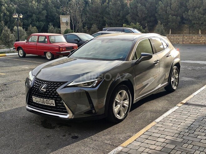 Lexus UX 200-3