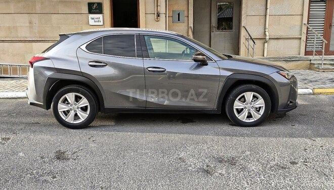 Lexus UX 200-6