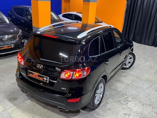 Hyundai Santa Fe-12