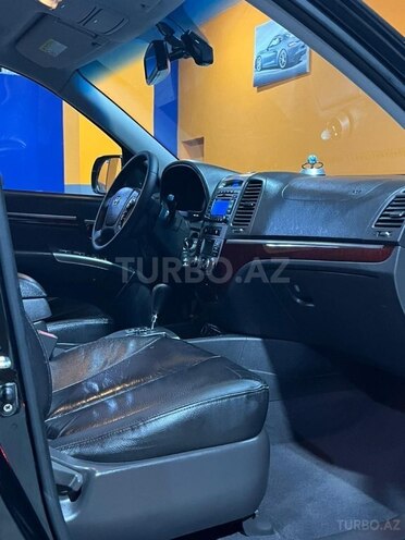 Hyundai Santa Fe-15