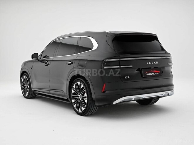 ZEEKR 8X-4