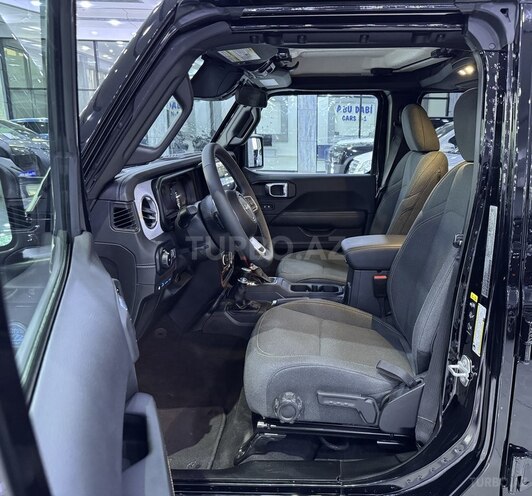 Jeep Wrangler-11