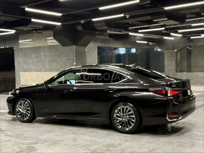 Lexus ES 300h-9