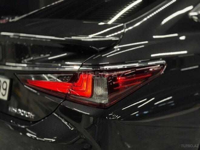 Lexus ES 300h-10