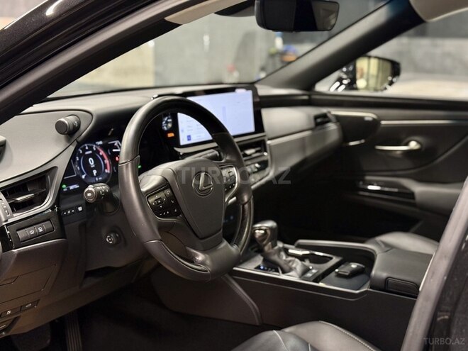 Lexus ES 300h-14