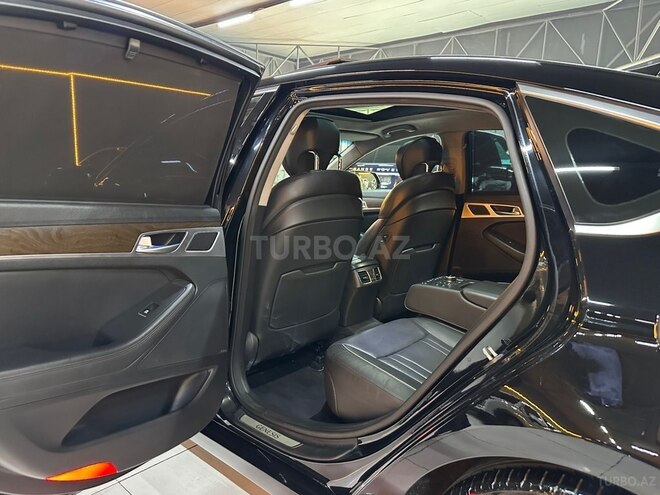 Hyundai Genesis-15