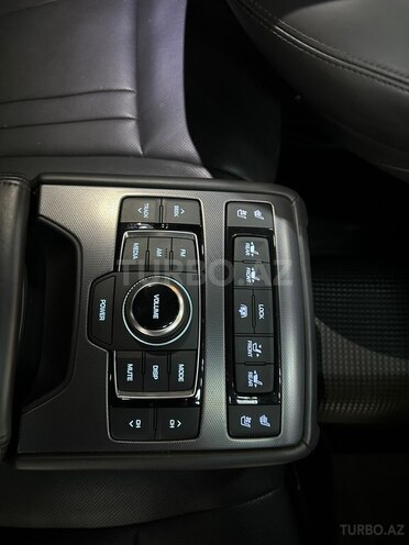 Hyundai Genesis-23