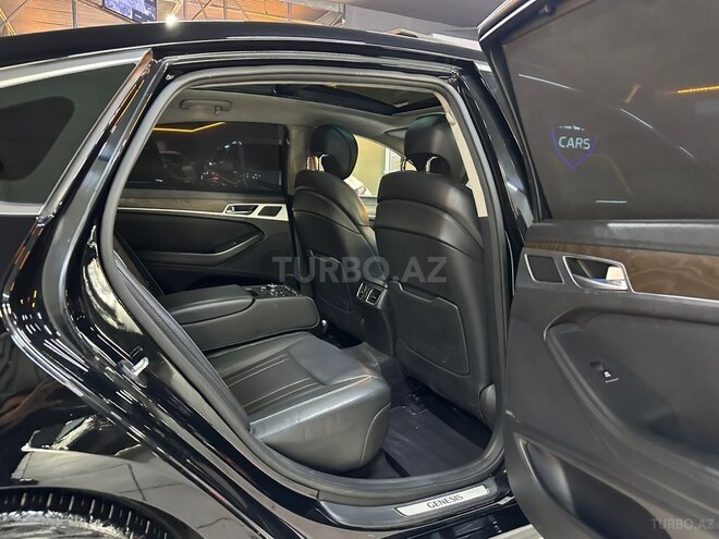 Hyundai Genesis-16