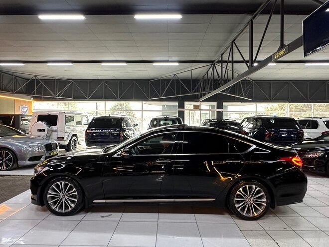 Hyundai Genesis-11