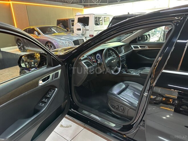 Hyundai Genesis-13
