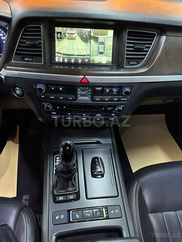 Hyundai Genesis-22