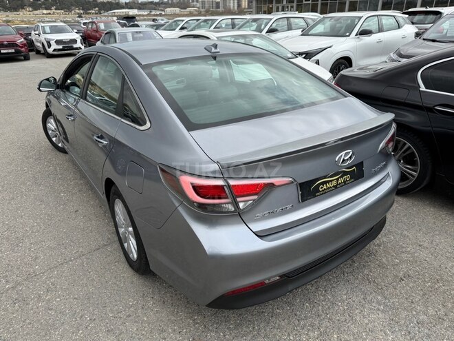 Hyundai Sonata-6