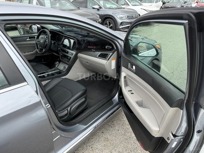 Hyundai Sonata-13