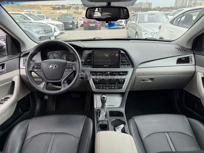 Hyundai Sonata-8
