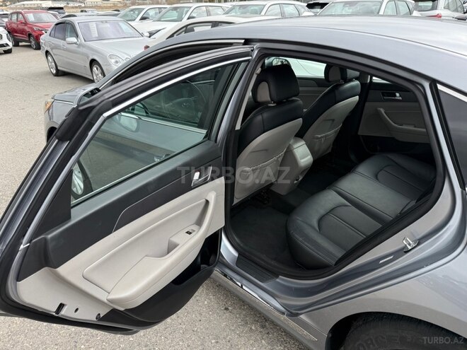 Hyundai Sonata-14