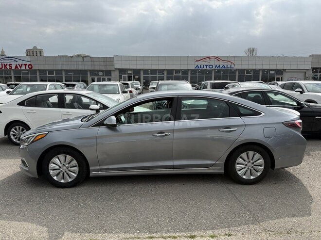 Hyundai Sonata-5