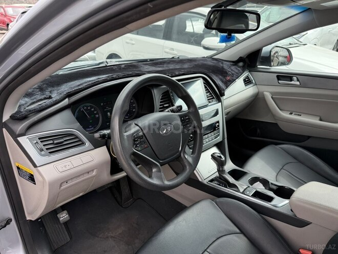 Hyundai Sonata-10