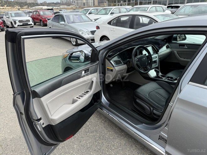 Hyundai Sonata-11