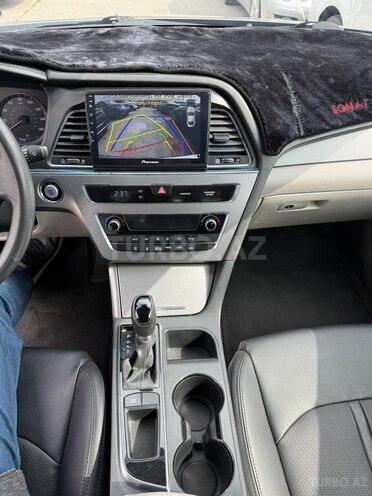 Hyundai Sonata-9