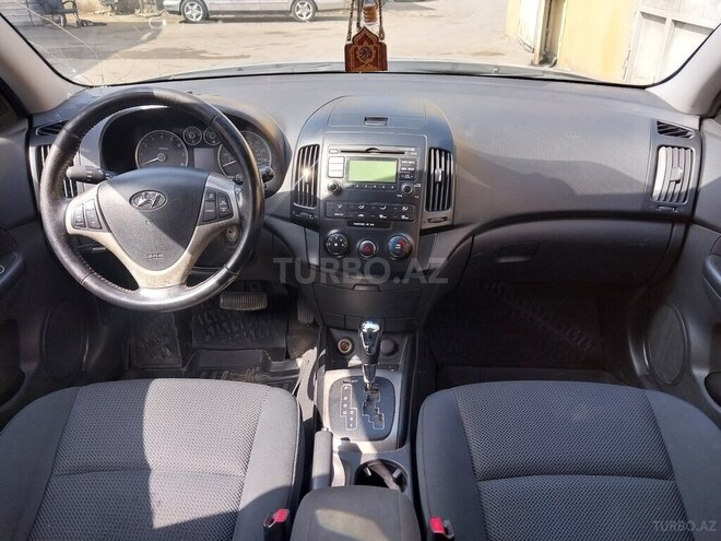 Hyundai Elantra-2