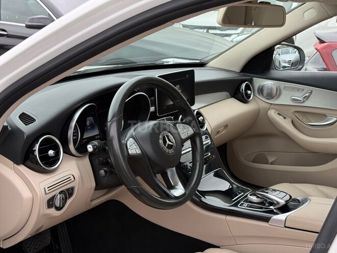 Mercedes C 300-11