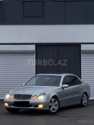 Mercedes E 270-2