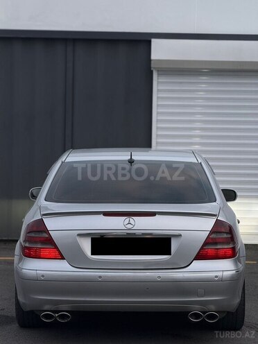 Mercedes E 270-5